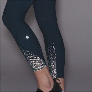 Navy Blue LuluLemon Leggings with Pockets and Reflective Bottoms